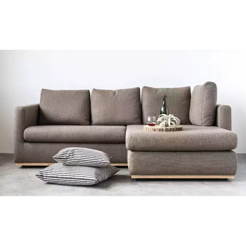 Canapé avec méridienne beige : Moderne en forme de L, interchangeable, bordure en bois, brun champignon