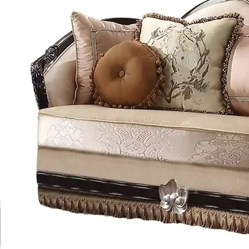 Canapé en tissu beige et meubles à finition noire : Causeuse traditionnelle, coussins déhoussables, 3 coussins décoratifs