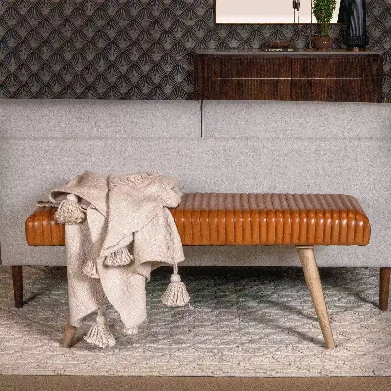 Banc quadrillé en cuir marron : Cadre en bois de manguier, assemblage par un adulte, nettoyage des taches, forme rectangulaire