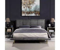 Lit en cuir pleine fleur gris : style industriel moderne, pieds en métal, rembourrage moelleux