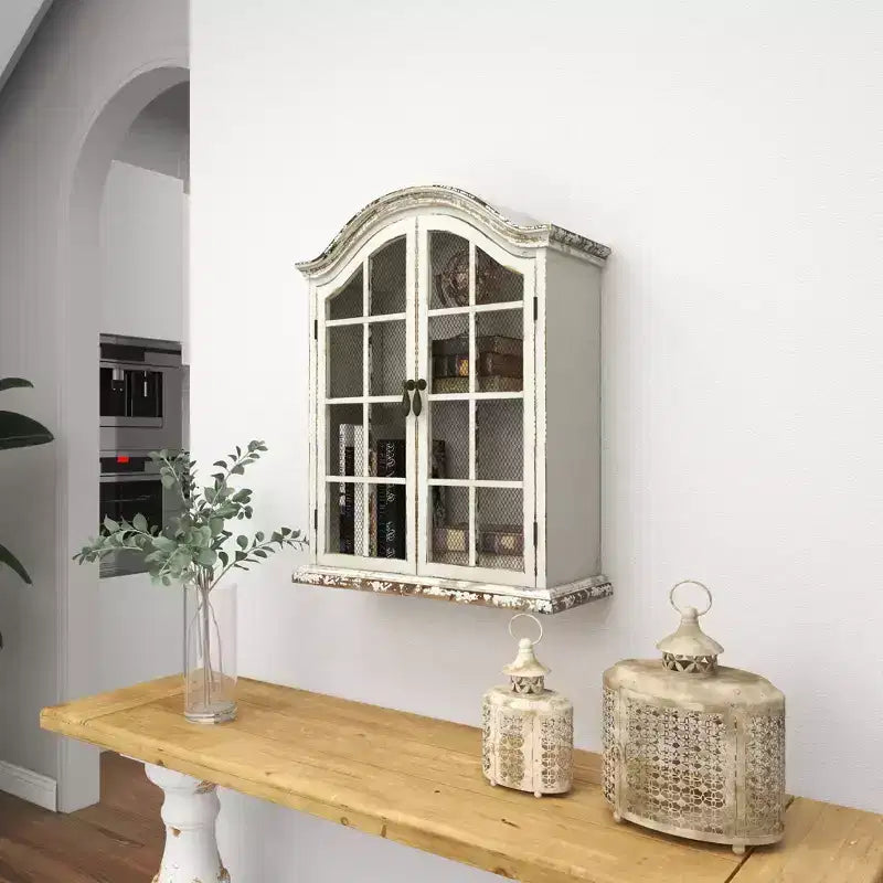Étagère murale traditionnelle en bois 28x22 avec portes à volets arquées