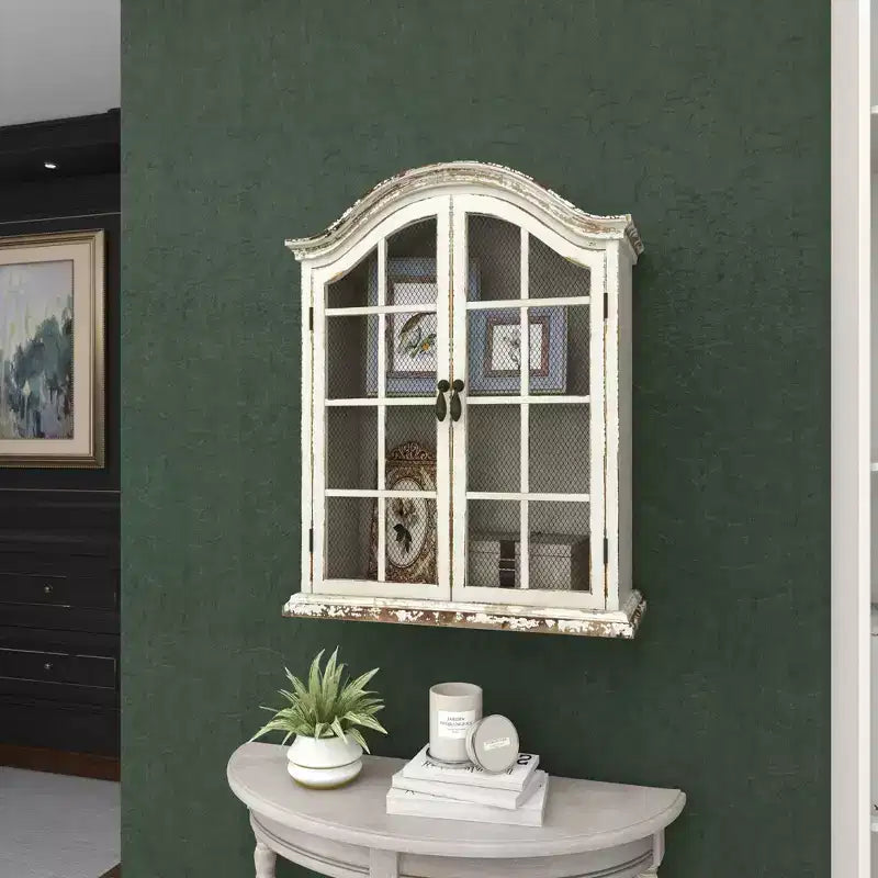 Étagère murale traditionnelle en bois 28x22 avec portes à volets arquées