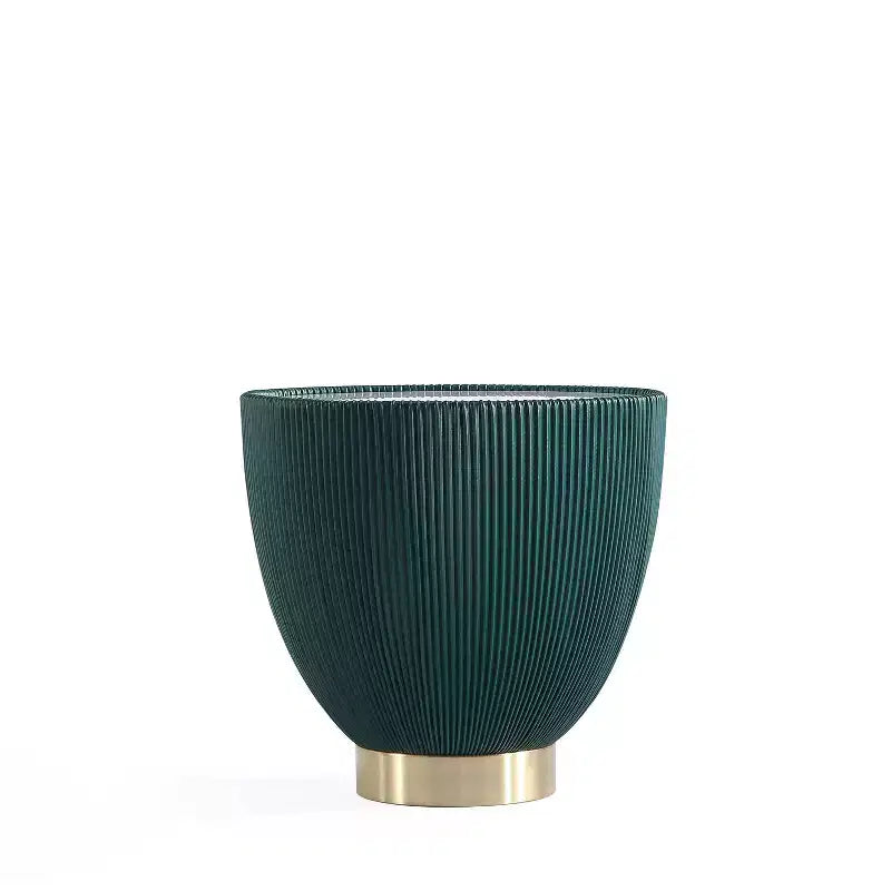 Table d'appoint moderne recouverte de similicuir avec plateau en céramique aspect marbre